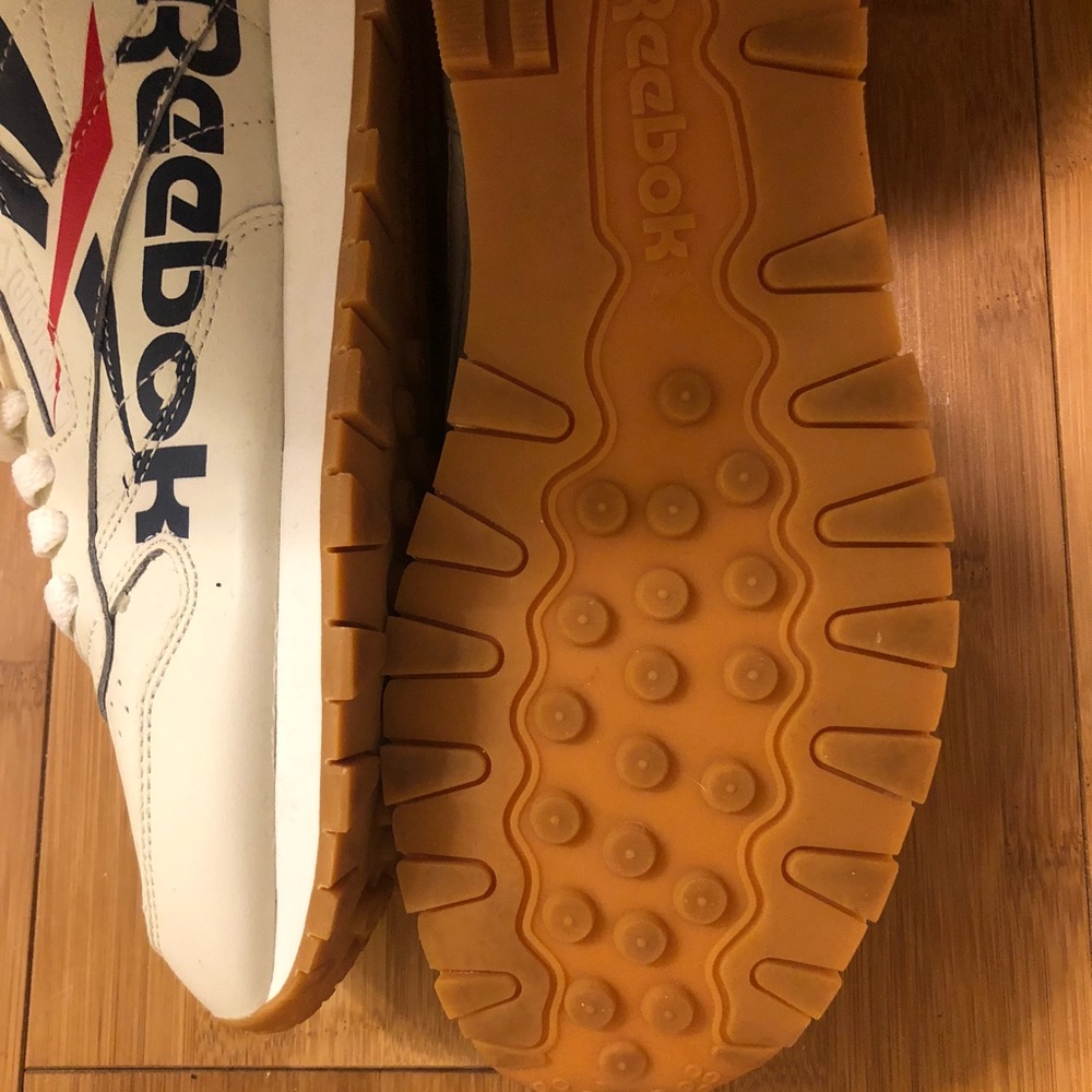 Reebok Retro Classic Leather Sneakers - M7.5 - Picture 4 of 5